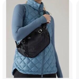 Athleta Excursion Waistbag /Crossbody bag- Women